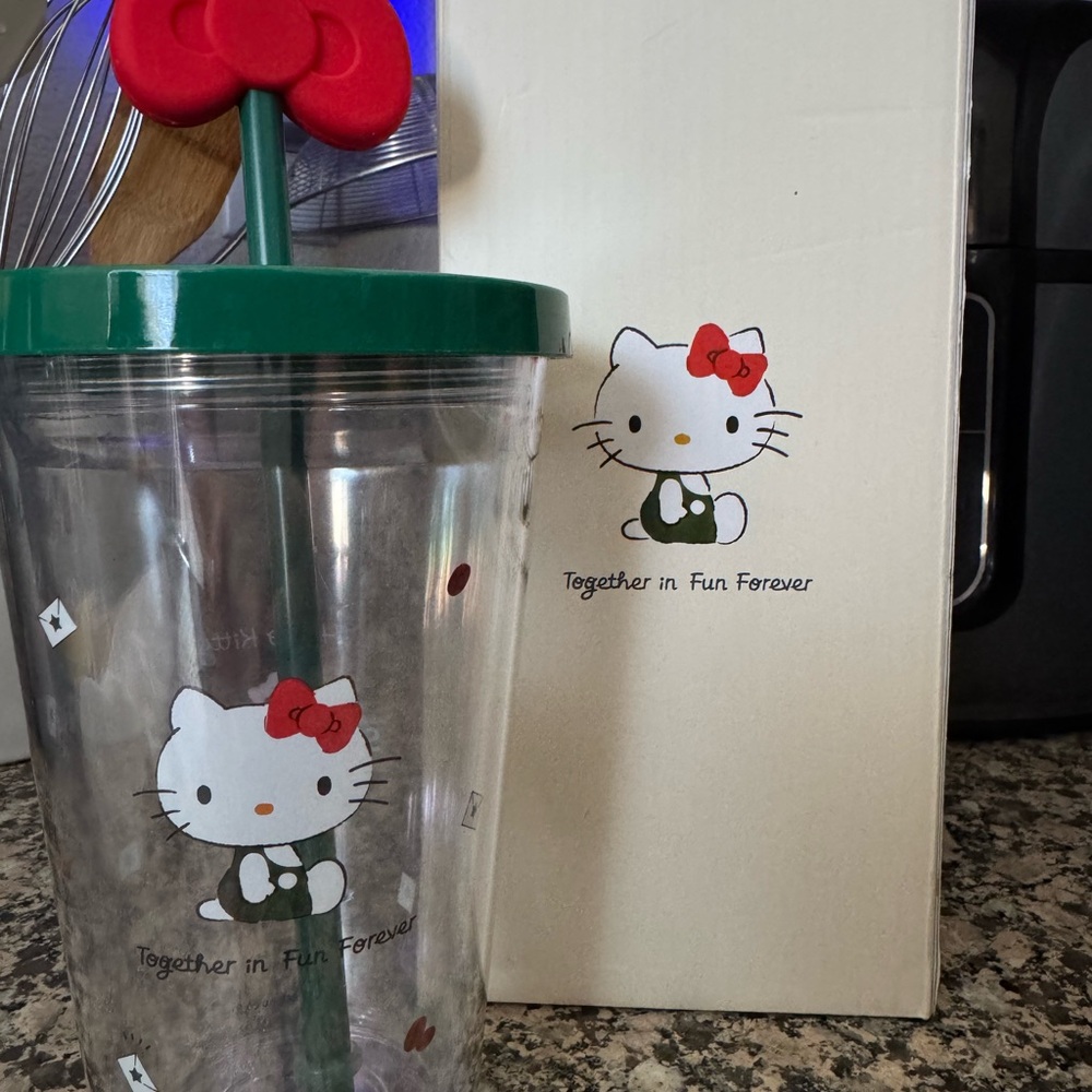 Starbucks- Hello Kitty Clear Tumbler with Straw